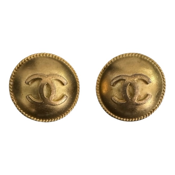 CHANEL Button Clip On Earrings CC logo with rope border. Chanel box included - Picture 6 of 9